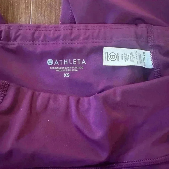 Athleta Leggings Side and Rear Pockets Size XS Raw Hem - Picture 5 of 6